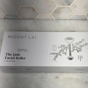 Mount Lai - The De-Puffing Jade Facial Roller | A Facial Massage to De-Puff